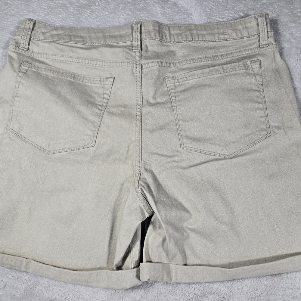Riders by Lee Womens Midrise Short Pure Cashmere Tan 196MAWP Size 16 NWT - Picture 5 of 8